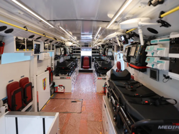 Pierwszy w Polsce autobus-ambulans